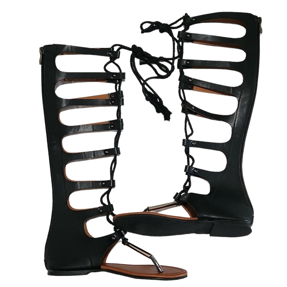 Lace-up front gladiator sandals Size 5.5.